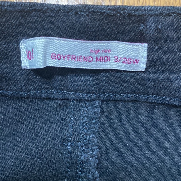 So black high rise boyfriend midi distressed jean shorts size 3/26 - Picture 3 of 4